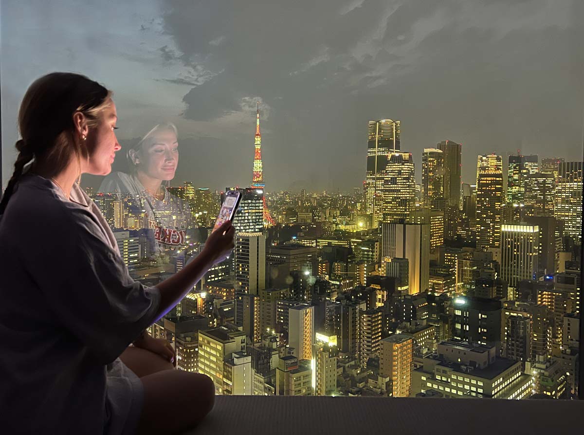 The Magic of Tokyo, Carried Home